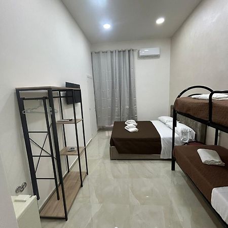 Luxury Rooms Carbonara 95 Naples Exterior photo