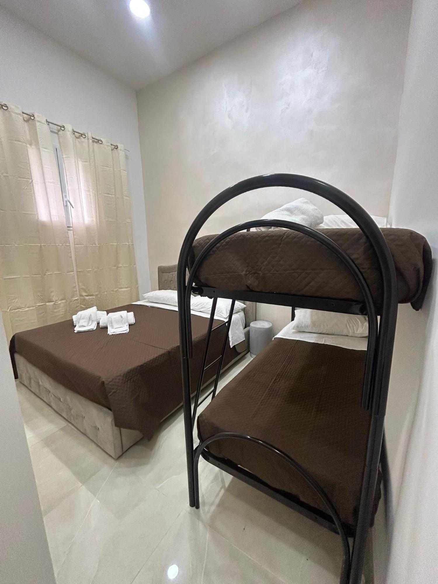 Luxury Rooms Carbonara 95 Naples Exterior photo
