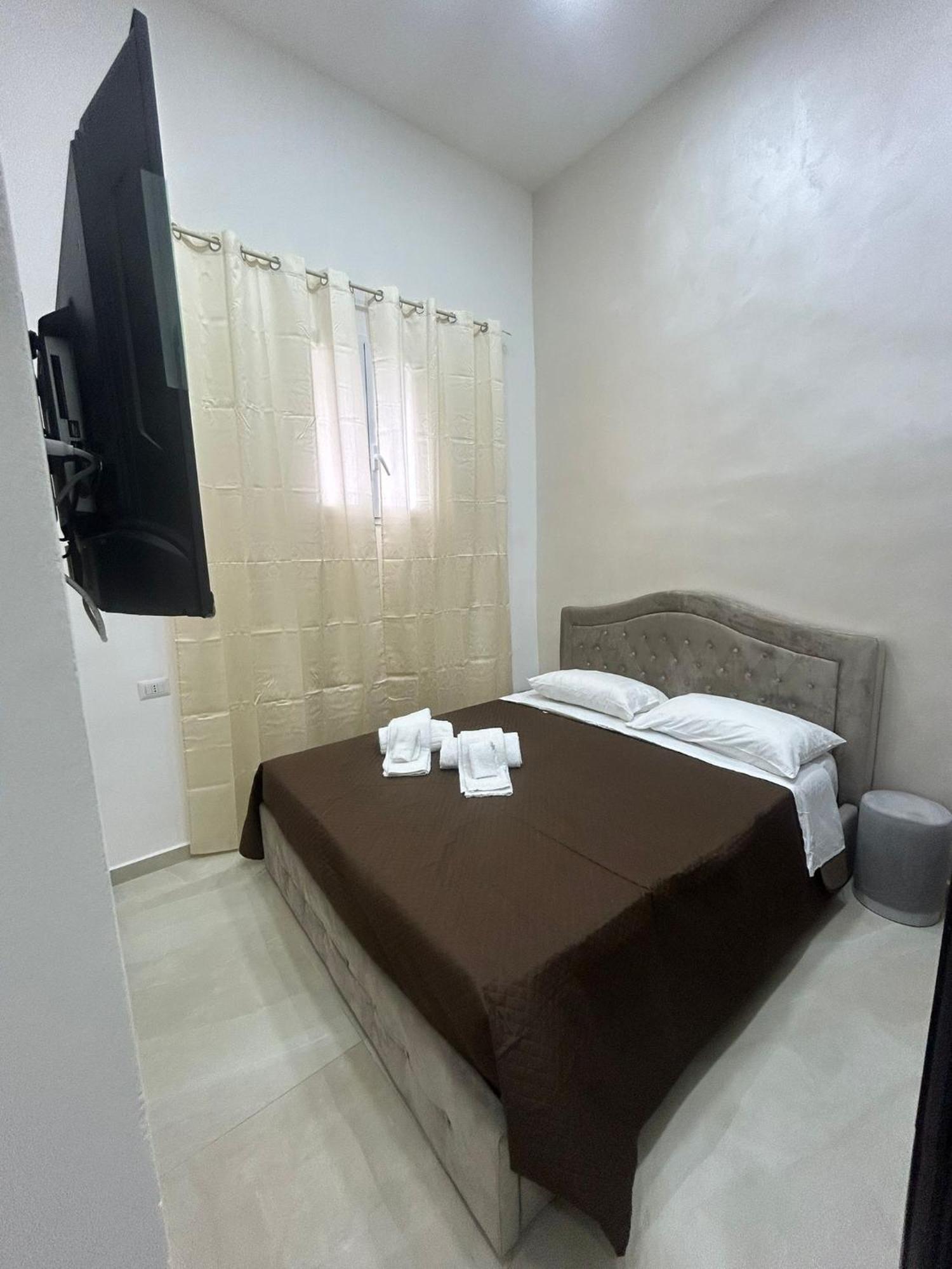 Luxury Rooms Carbonara 95 Naples Exterior photo
