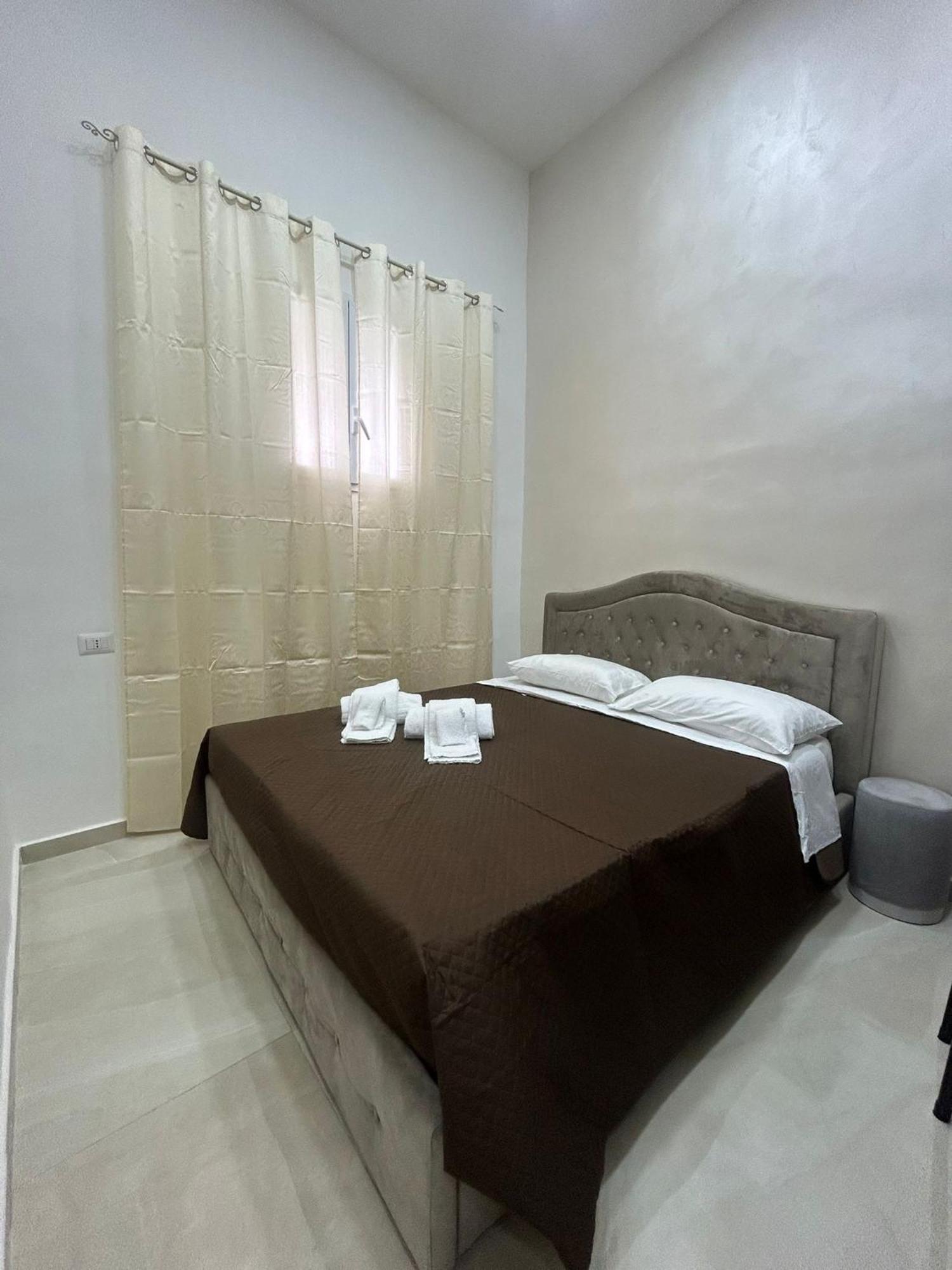 Luxury Rooms Carbonara 95 Naples Exterior photo