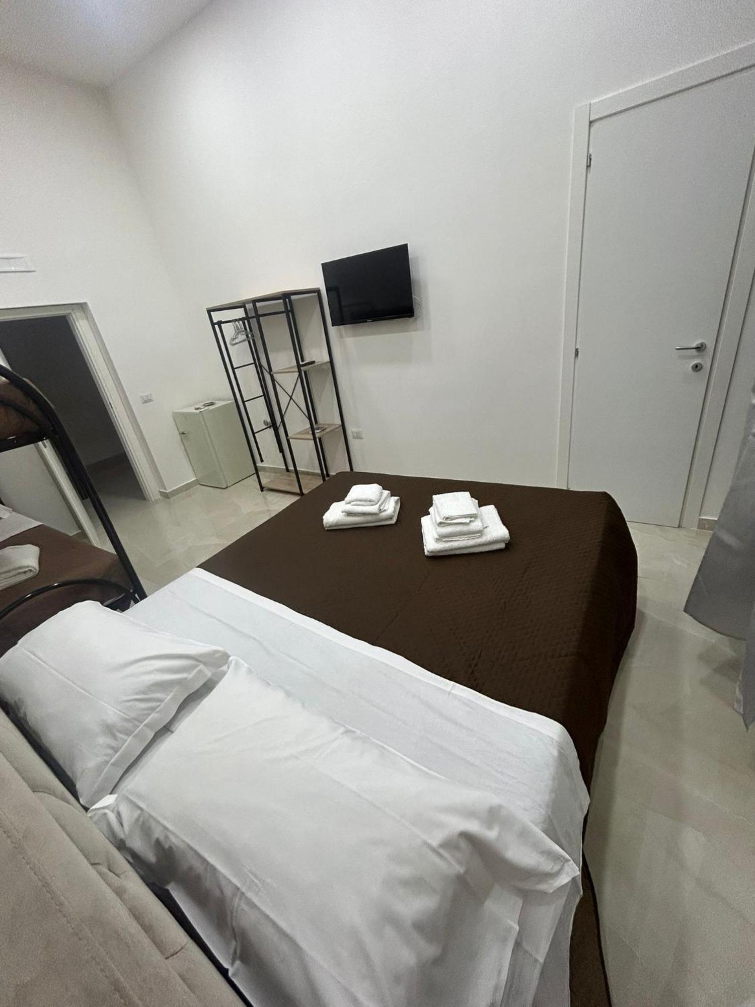 Luxury Rooms Carbonara 95 Naples Exterior photo