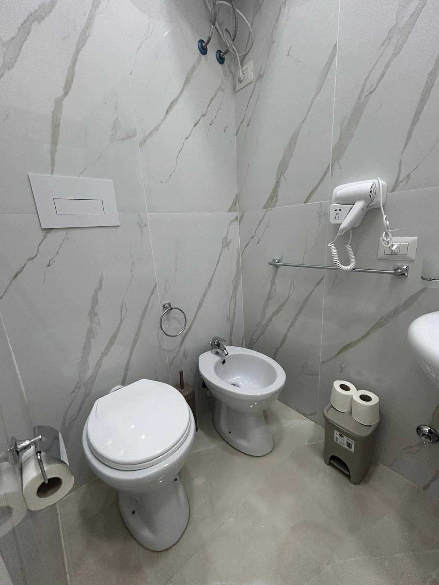 Luxury Rooms Carbonara 95 Naples Exterior photo